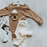 Babyhose aus 100 % Bio - Baumwolle mit OCCGuarantee® - Zertifizierung in 2 Farben - The Baltic Shop