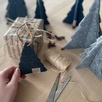 Baumschmuck aus Zero Waste Wolle - The Baltic Shop