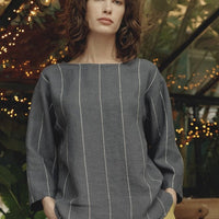 Bilberry Top in Grau mit weiße Streifen - The Baltic Shop