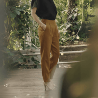 Gladiolus Hose aus Leinen in Bronze - The Baltic Shop
