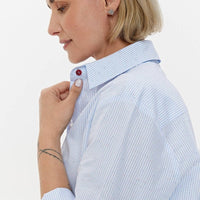 Hemd 'CAPRI' | gestreifte Baumwolle mit Mikroflocken - Detail - The Baltic Shop