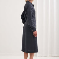 Leinenkleid mit lange Ärmel "Una" AW26 - The Baltic Shop