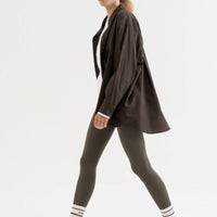Olivgrüne Leggings – figurbetont & bequem - The Baltic Shop