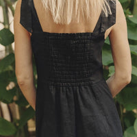 Rumba Kleid aus Leinen mit Schlitz vorne - The Baltic Shop