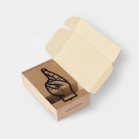 Kerzenhalter aus Metall mit gekreuzten Fingern - The Baltic Shop