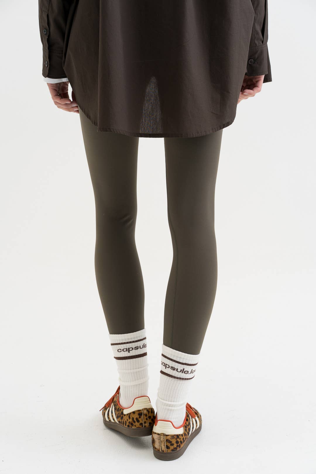 Olivgrüne Leggings – figurbetont & bequem