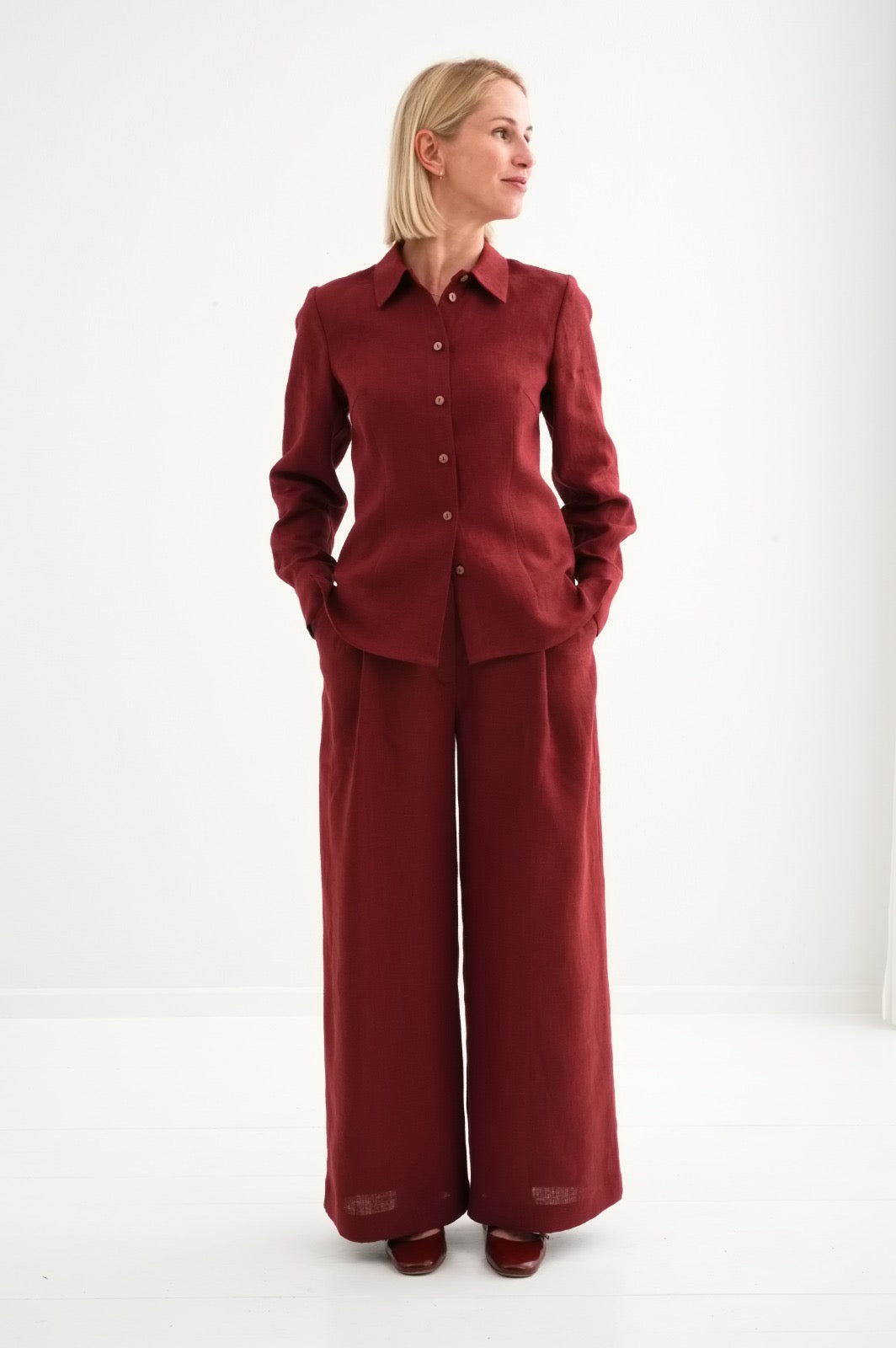 Klassisches Leinenhemd "Dina" mit Kokosknöpfe AW26
