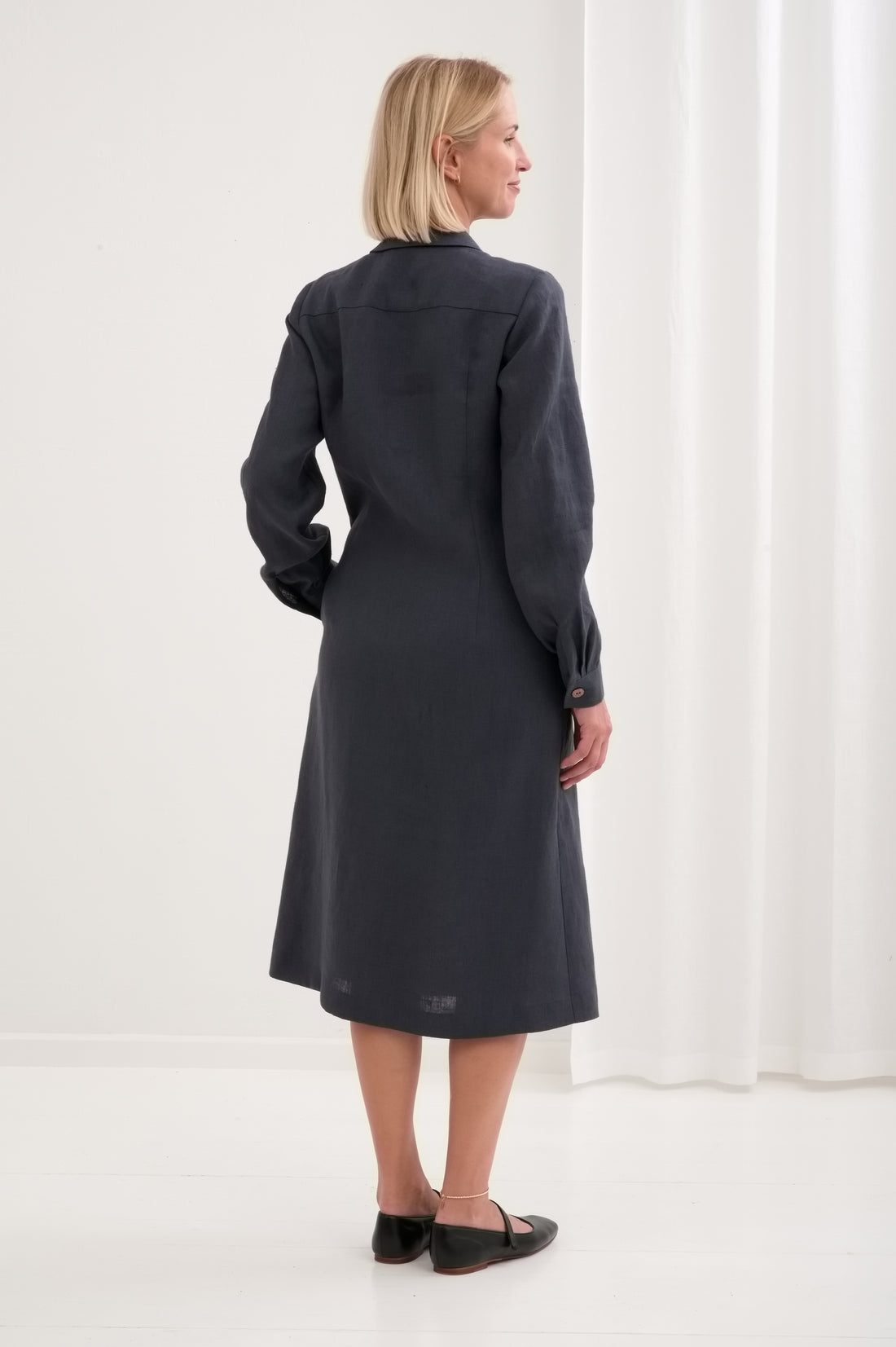Leinenkleid mit lange Ärmel "Una" AW26