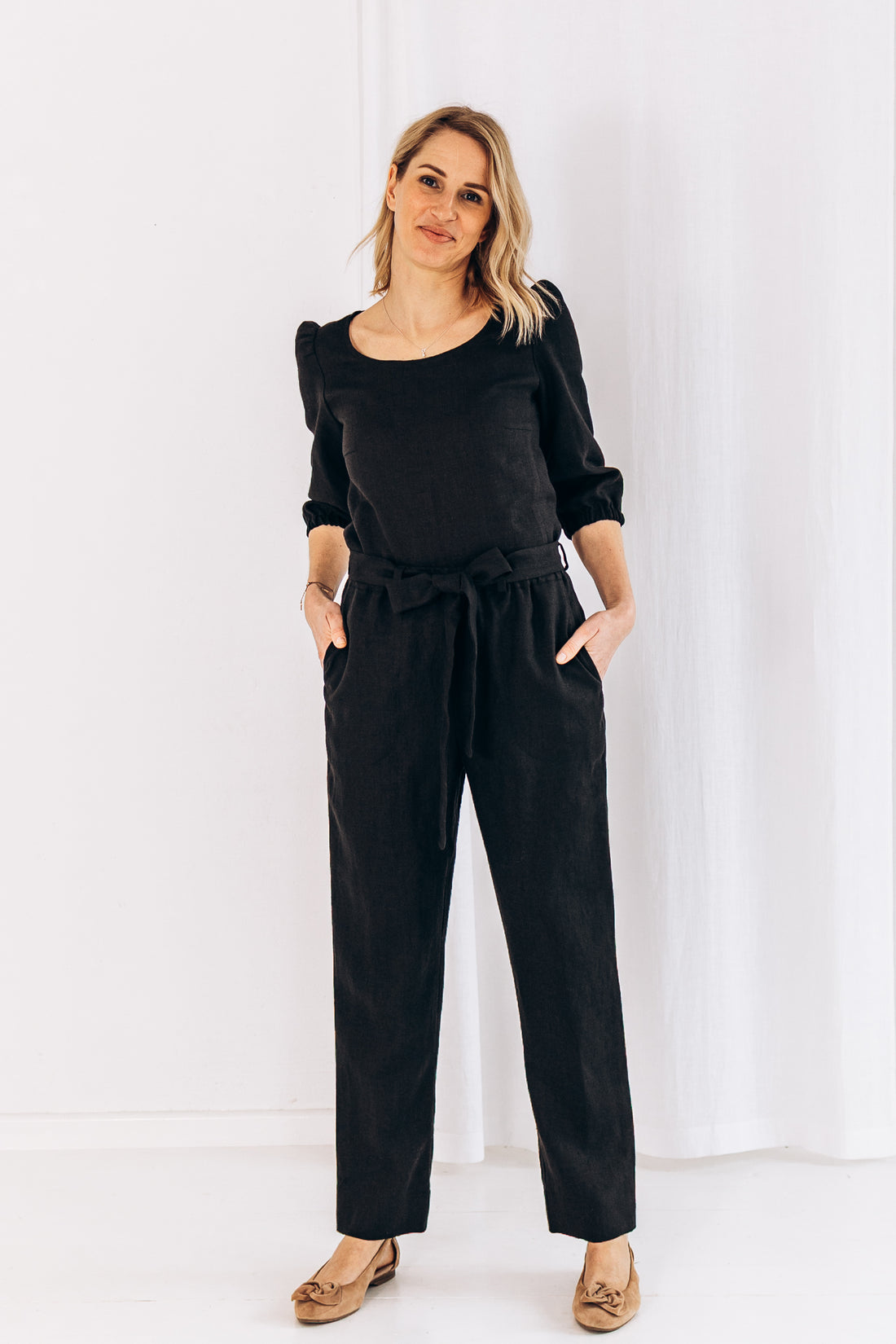 Klassische Hose mit Gürtel "Nora"