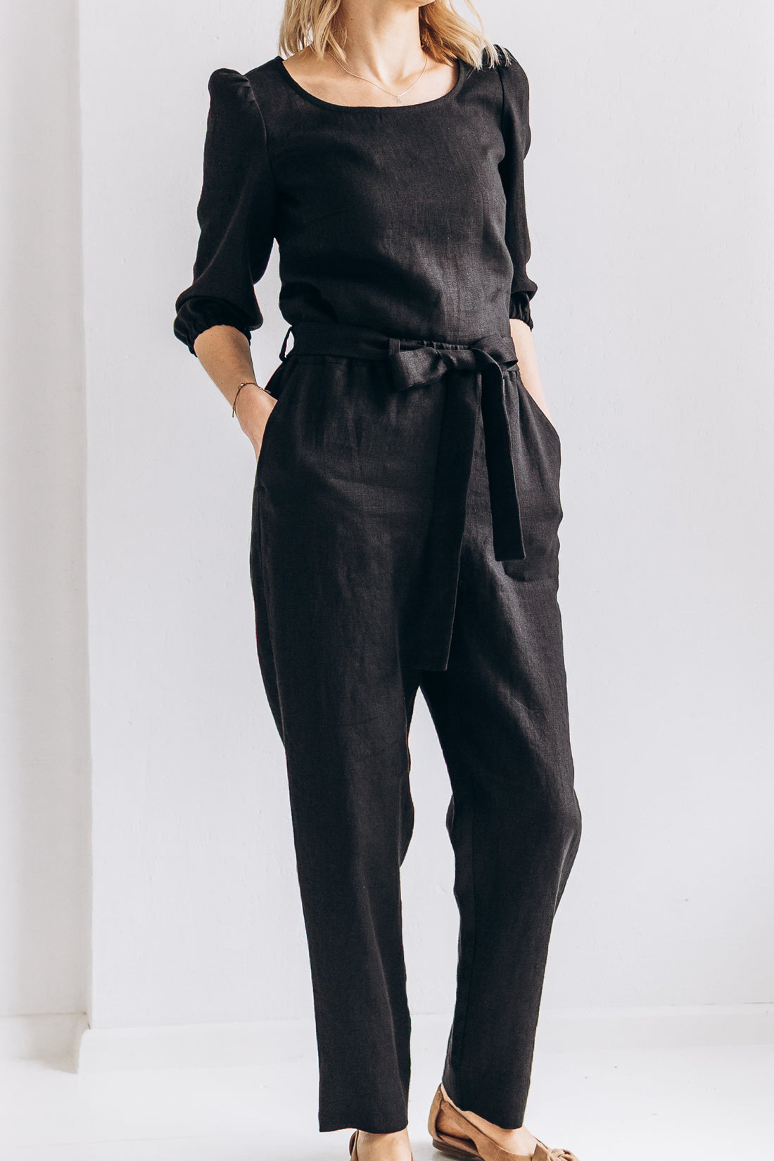 Klassische Hose mit Gürtel "Nora"