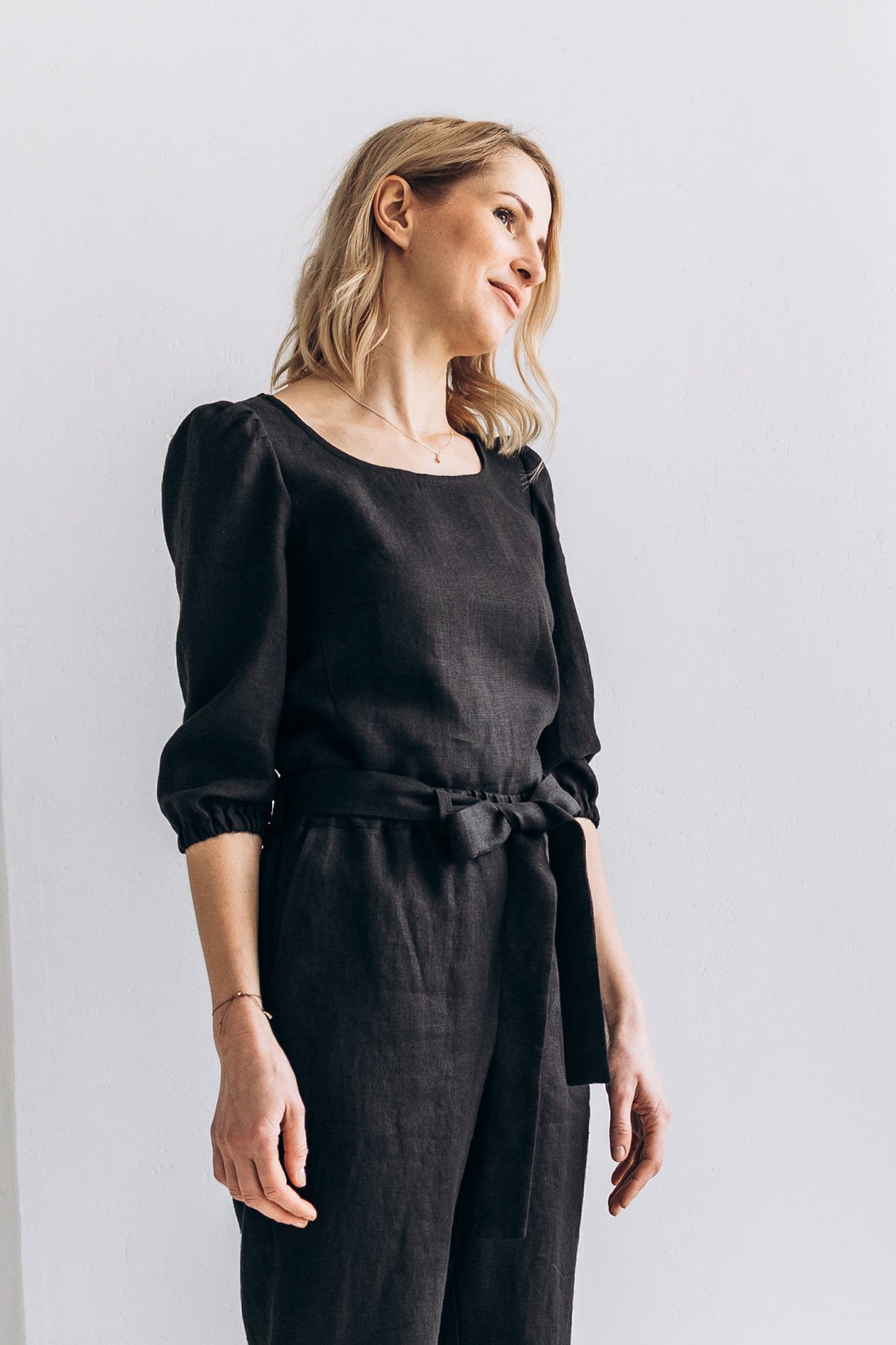 Klassische Hose mit Gürtel "Nora"