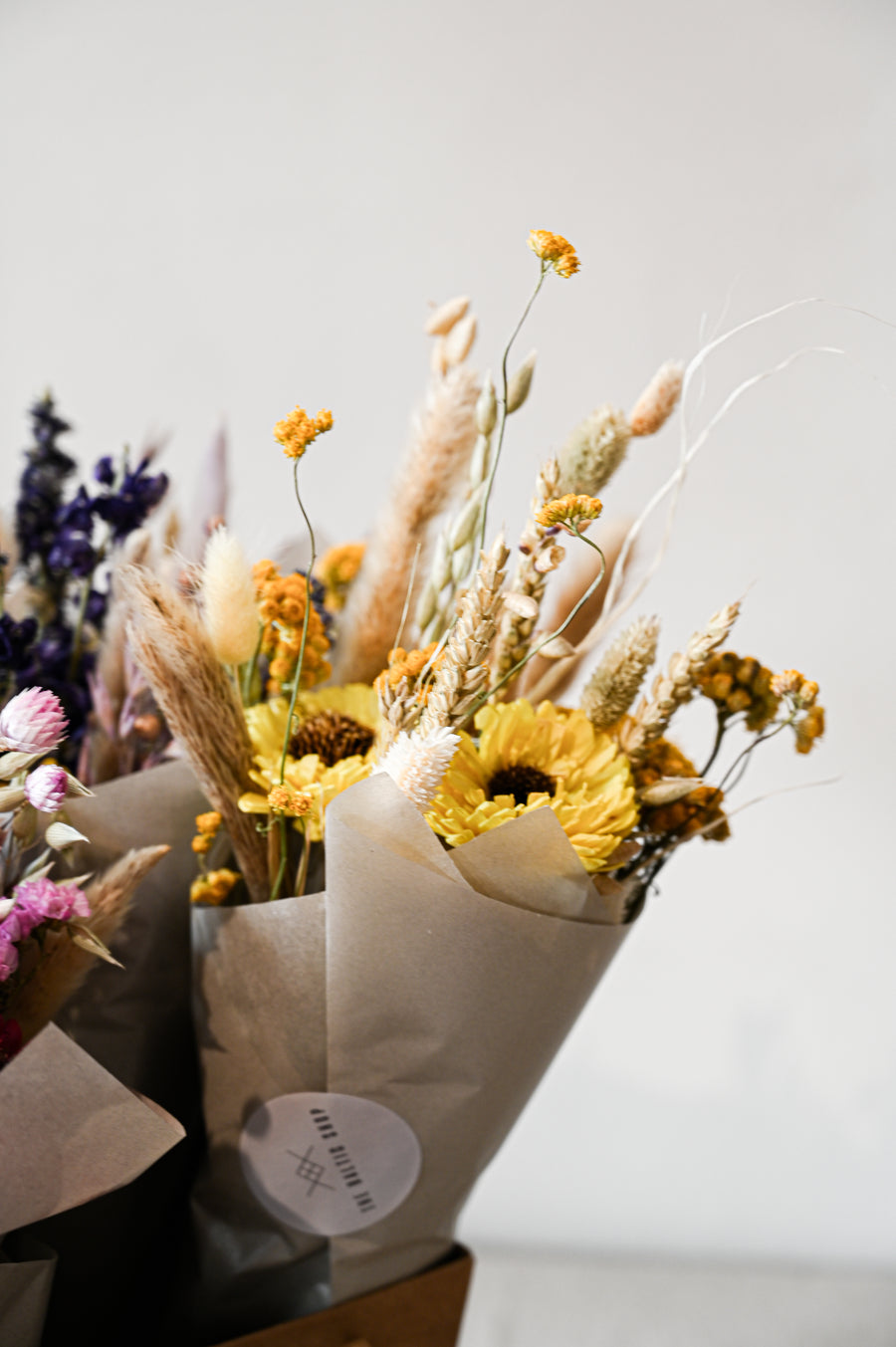 Trockenblumenstrauß in verschiedene Farben