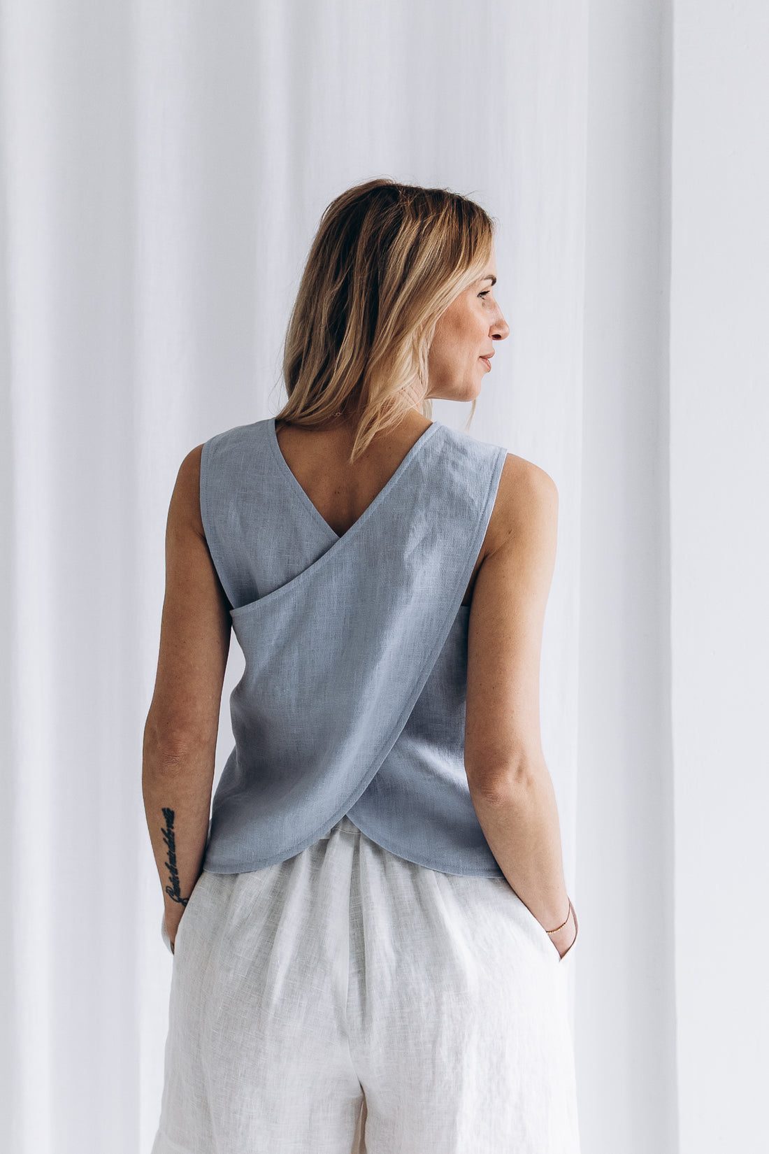 Leinentop mit überkreuztem Rücken "Vicky"