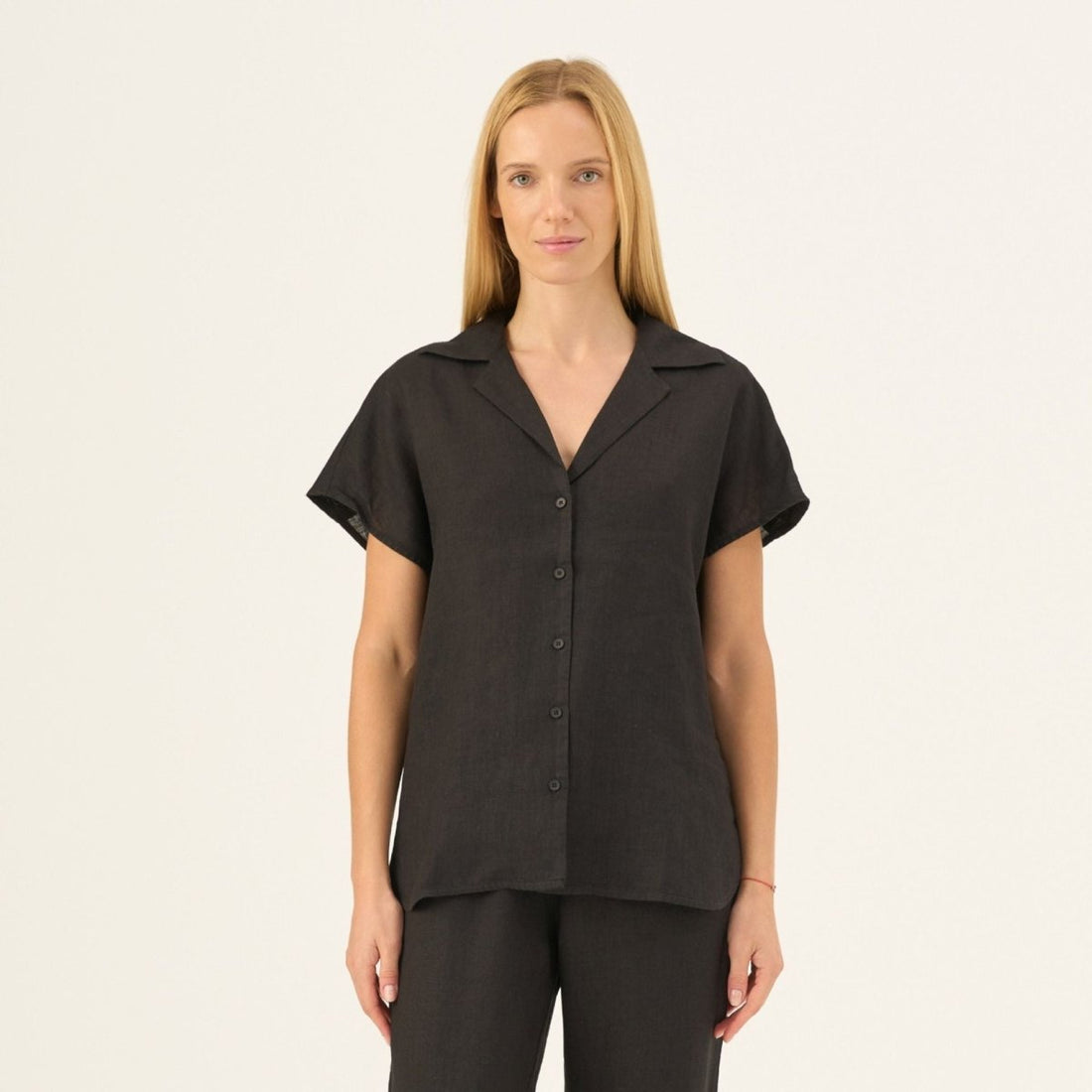 Ärmellose Bluse aus schwarzen Leinen "Melody" - The Baltic Shop