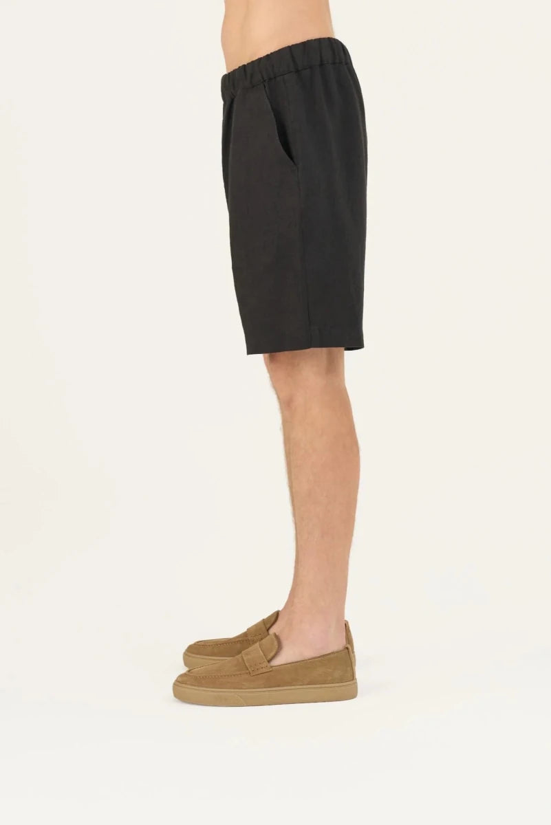 Amabilis Shorts in Schwarz – Entspannter Sommerkomfort aus Leinen - The Baltic Shop