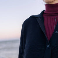 Austė: Hellebore Rollkragenpullover aus Merinowolle - The Baltic Shop