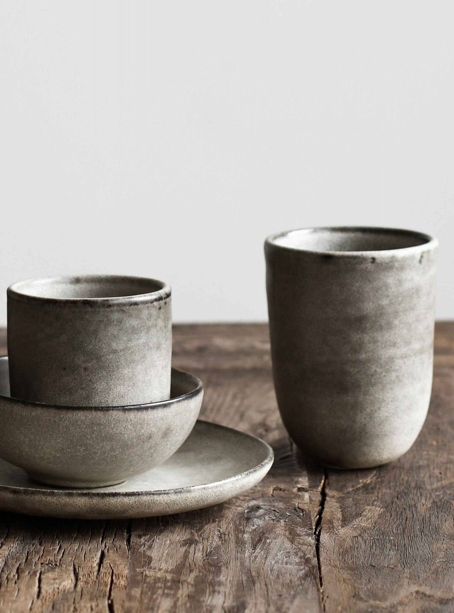 Becher aus Steinzeug - The Baltic Shop