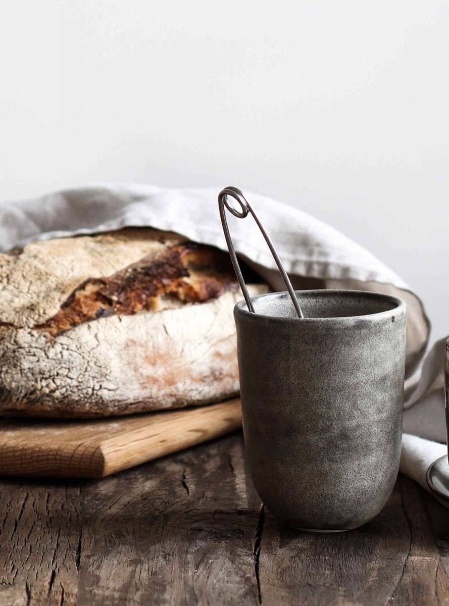 Becher aus Steinzeug - The Baltic Shop