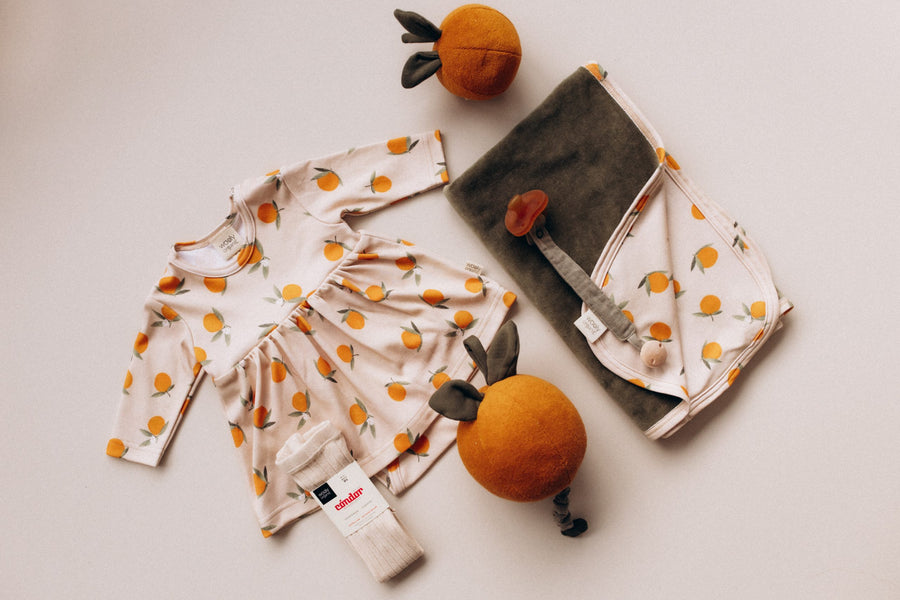 Bodykleid aus Bio Baumwolle mit Orangenmuster