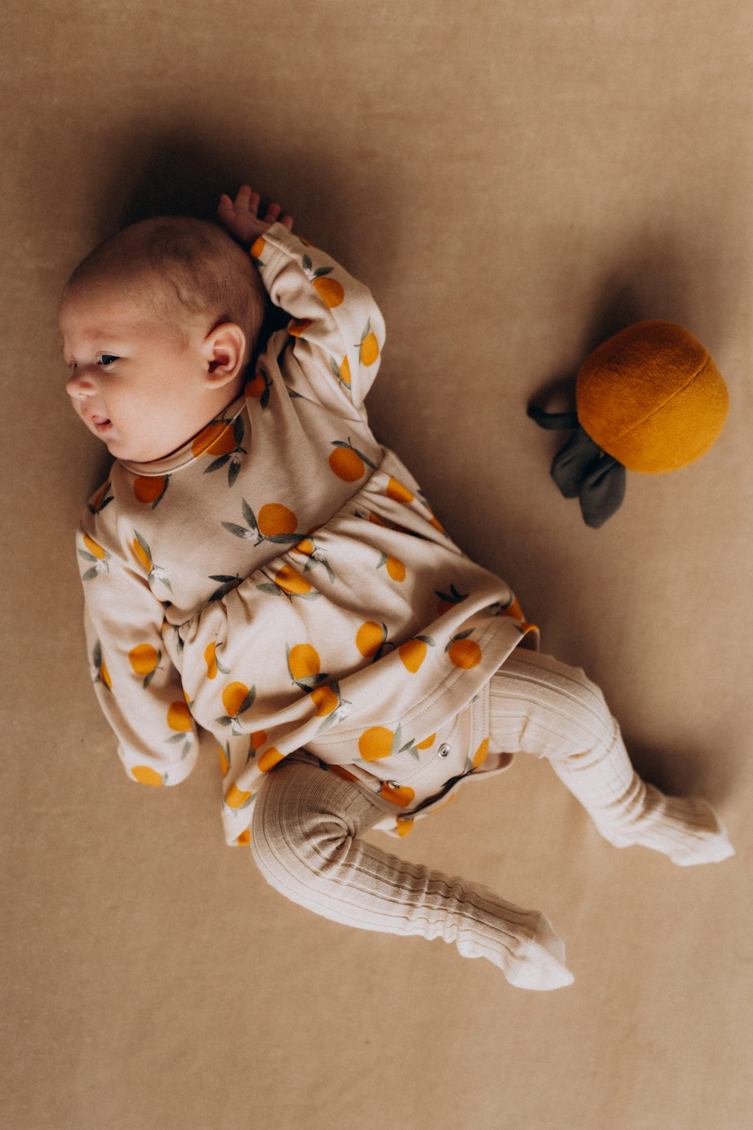 Bodykleid aus Bio Baumwolle mit Orangenmuster