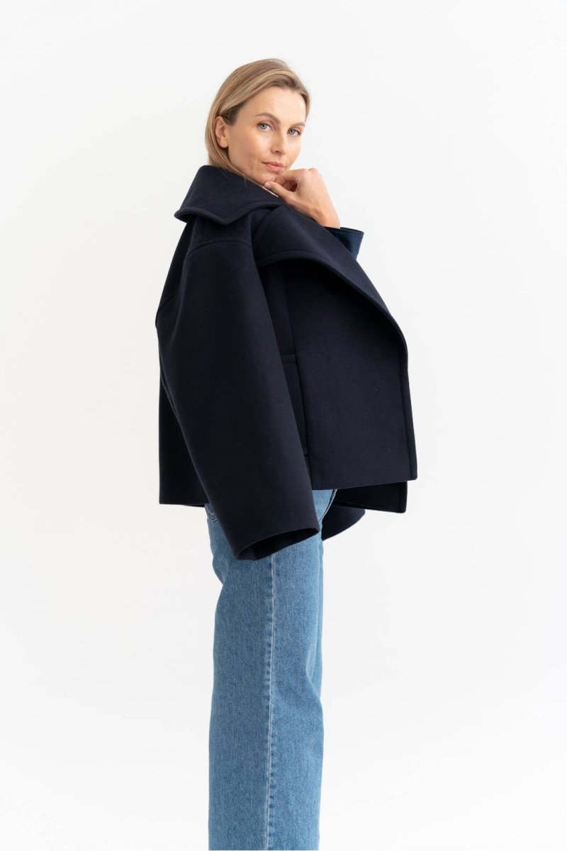 Boxy Mantel in Tiefseeblau - The Baltic Shop
