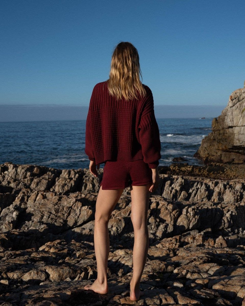 Delčia: Baumwollpullover in Burgundy - The Baltic Shop