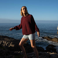 Delčia: Baumwollpullover in Burgundy - The Baltic Shop