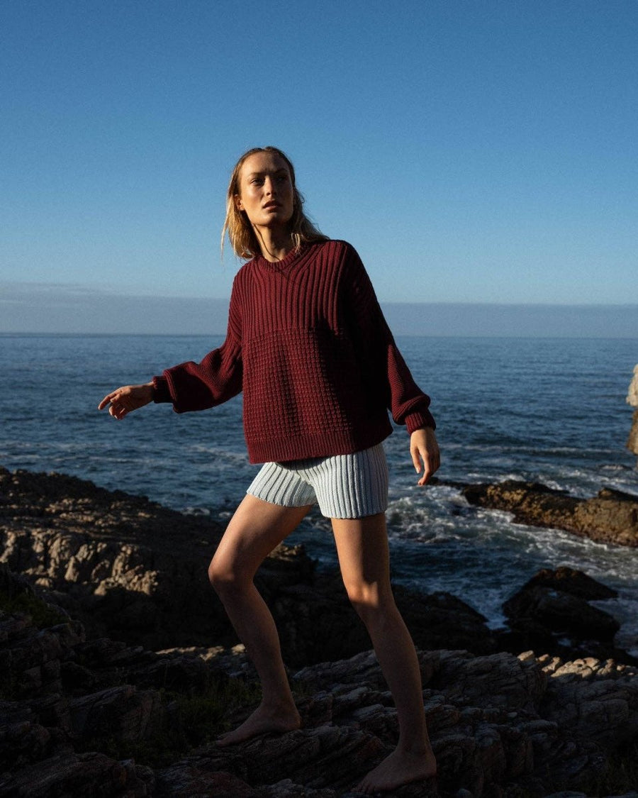 Delčia: Baumwollpullover in Burgundy - The Baltic Shop