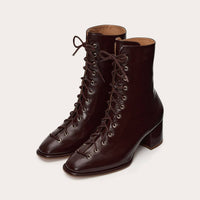 Emma – Stiefeletten mit Korsett-Schnürung - The Baltic Shop