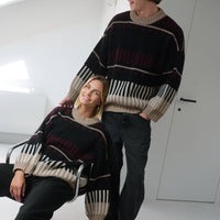 Ethno: Schwarzer Pullover aus Alpakawolle - The Baltic Shop