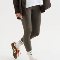 Olivgrüne Leggings – figurbetont & bequem
