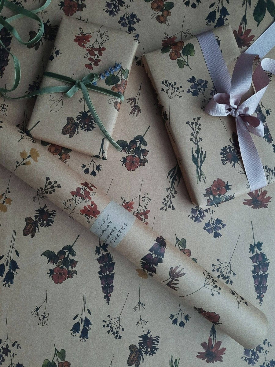 Geschenkpapier aus Kraftpapier mit Wiesenblumen, 3 - teilig - The Baltic Shop