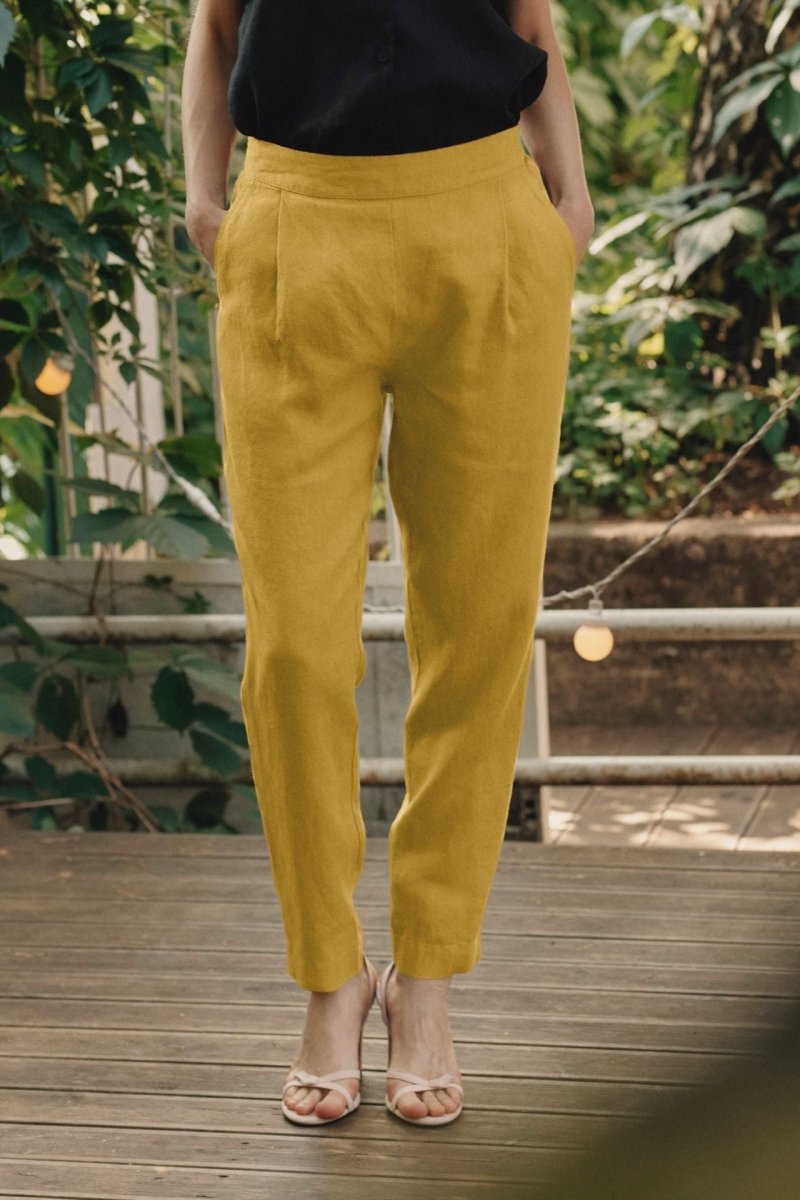 Gladiolus Hose aus Leinen in Curry - The Baltic Shop