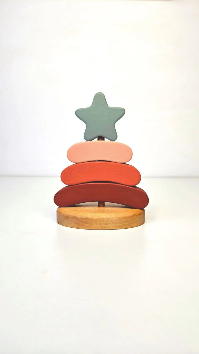 Handgefertigtes Holzstapelspielzeug in 3 Farben - Weihnachtsbaum - The Baltic Shop