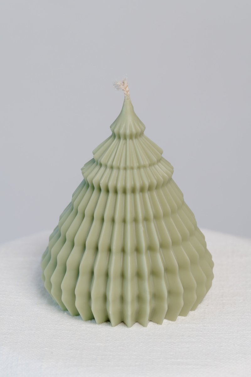 Handgegossene Kerze - Christbaum aus Soja und Rapswachs - The Baltic Shop