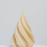 Handgegossene Kerze - Christbaum aus Soja und Rapswachs - The Baltic Shop