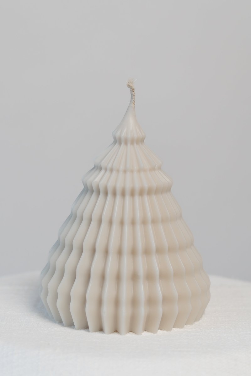 Handgegossene Kerze - Christbaum aus Soja und Rapswachs - The Baltic Shop