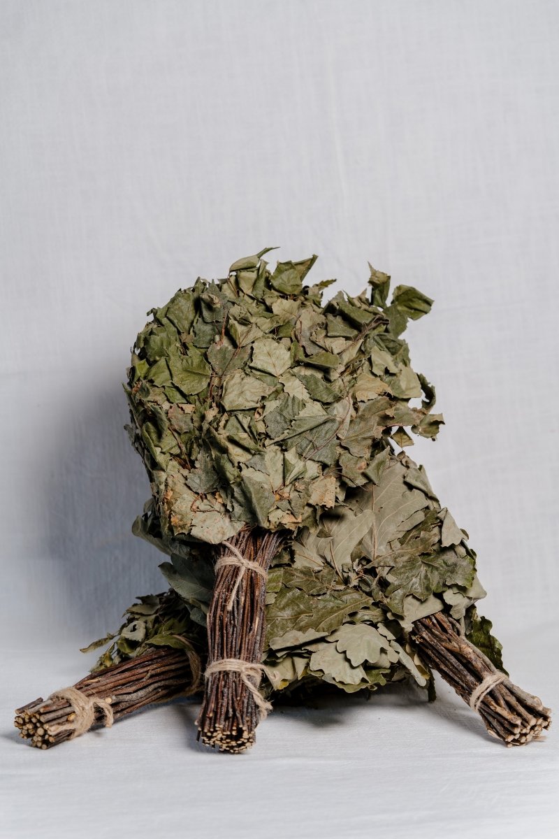 Handgemachte Sauna Besen - Eiche, Birke und Vogelbeere - The Baltic Shop