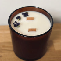 Kerze im Glas mit Ätherischen Öl der Patschuli - The Baltic Shop