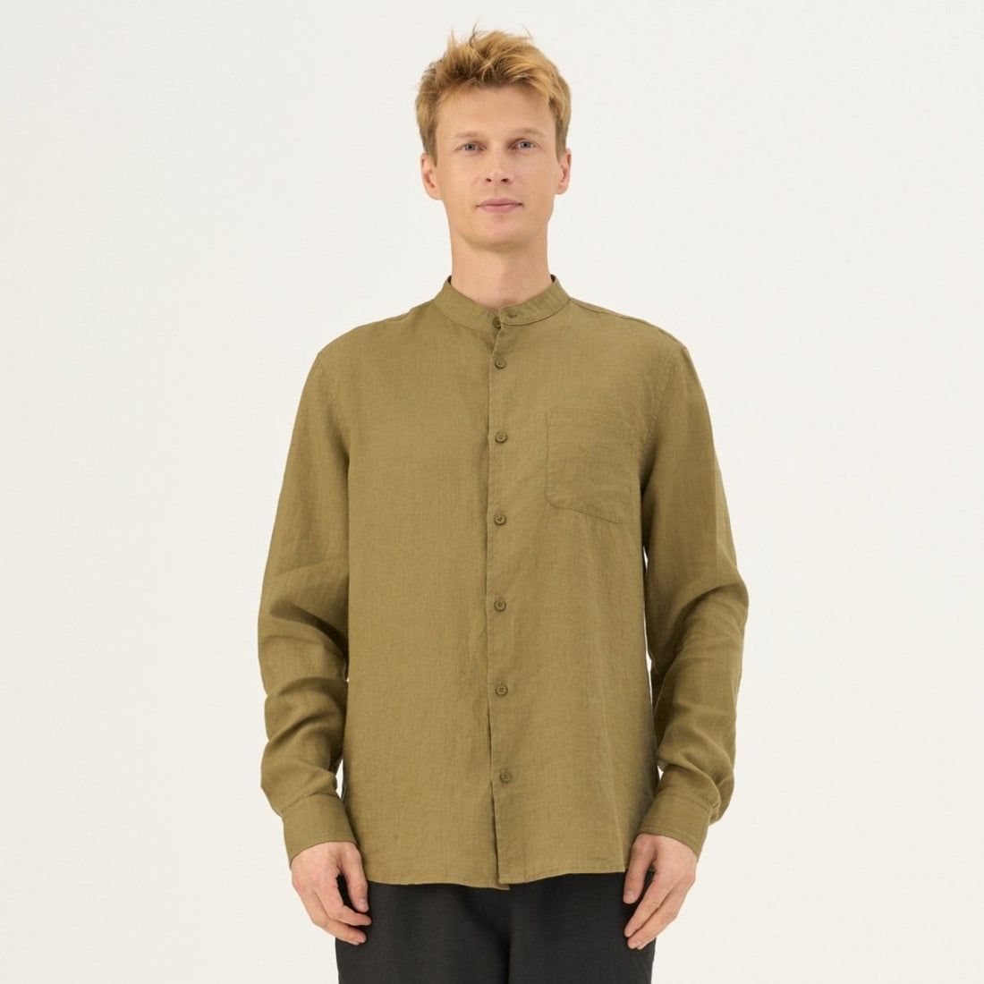 Khaki Leinenhemd mit Stehkragen – Herren Hemd aus 100 % Leinen - The Baltic Shop