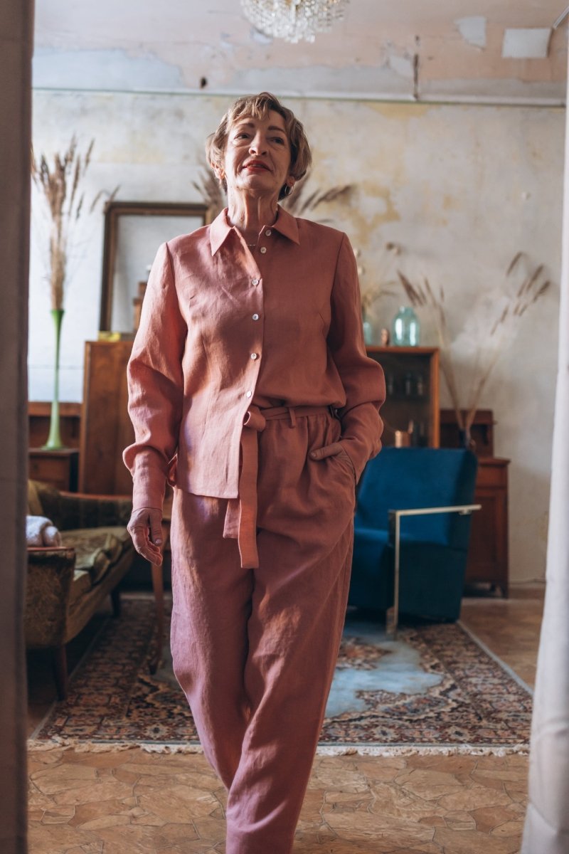 Klassische Hose mit Gürtel "Nora" - The Baltic Shop