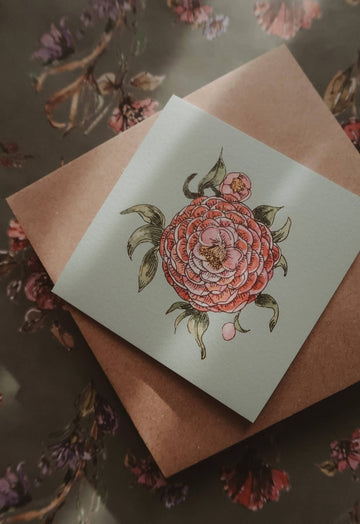 Kleine, flache Karte mit rosa Blumen auf hellblauer Farbe - The Baltic Shop