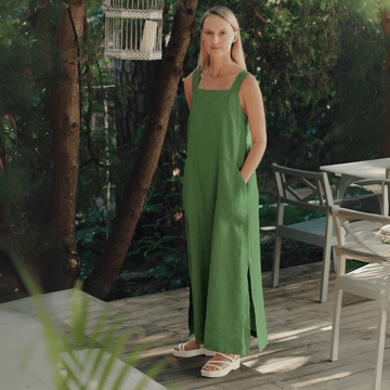 Langes Kleid aus Leinen in Grün - The Baltic Shop