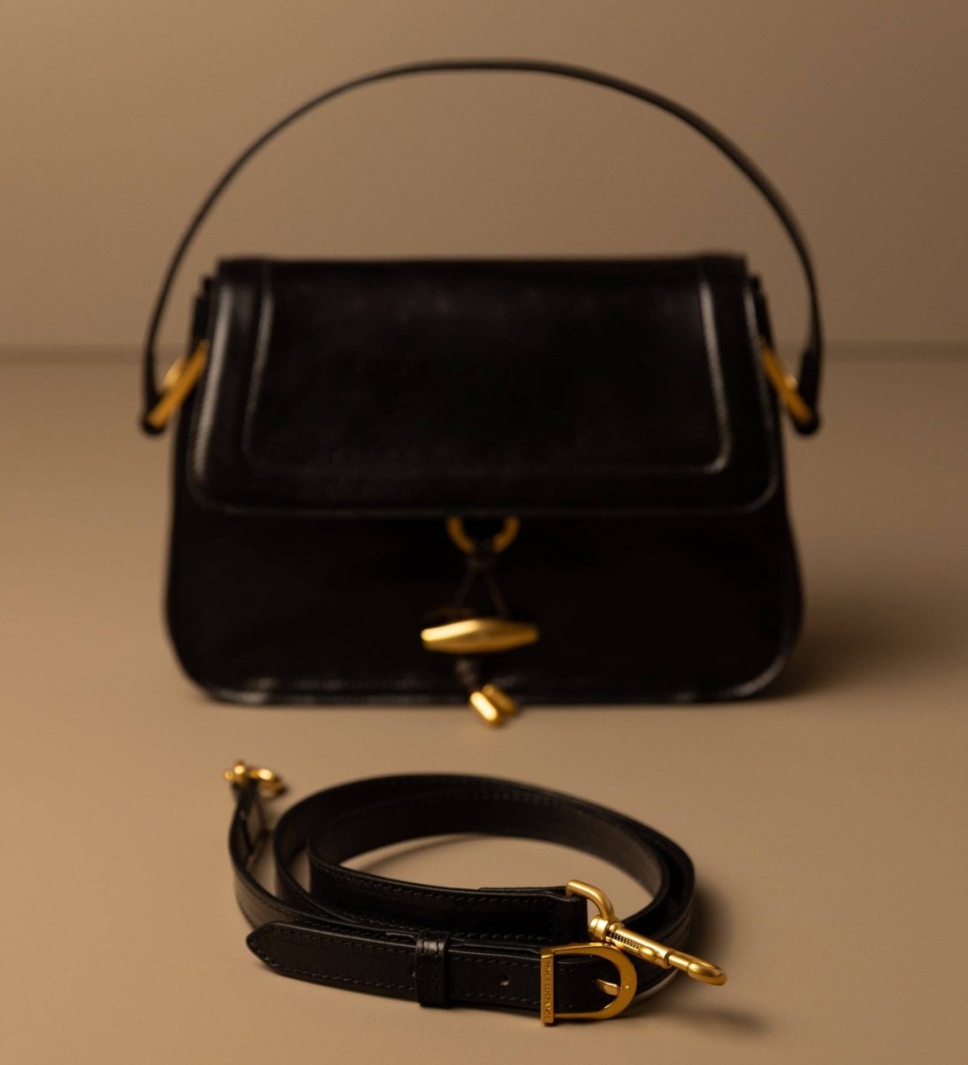 Leder Klappentasche für Damen - Possession - The Baltic Shop