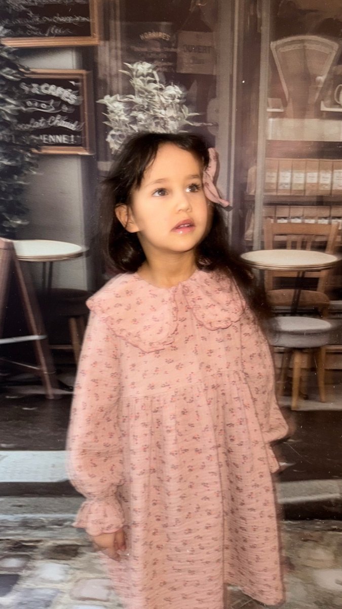 Muslin - Kleid mit Kragen und Rüschenärmeln in Rosa Blumenprint für Kinder - The Baltic Shop