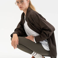 Olivgrüne Leggings – figurbetont & bequem - The Baltic Shop