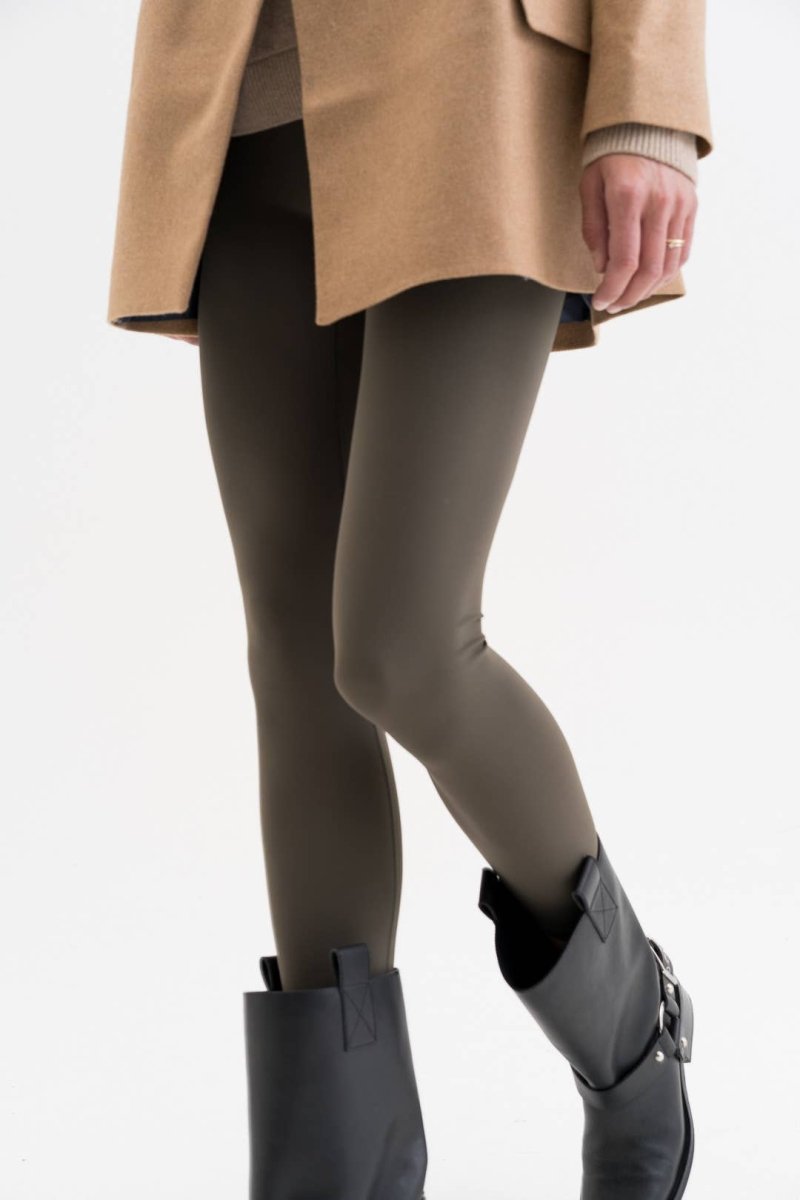 Olivgrüne Leggings – figurbetont & bequem - The Baltic Shop