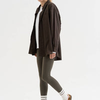 Olivgrüne Leggings – figurbetont & bequem - The Baltic Shop