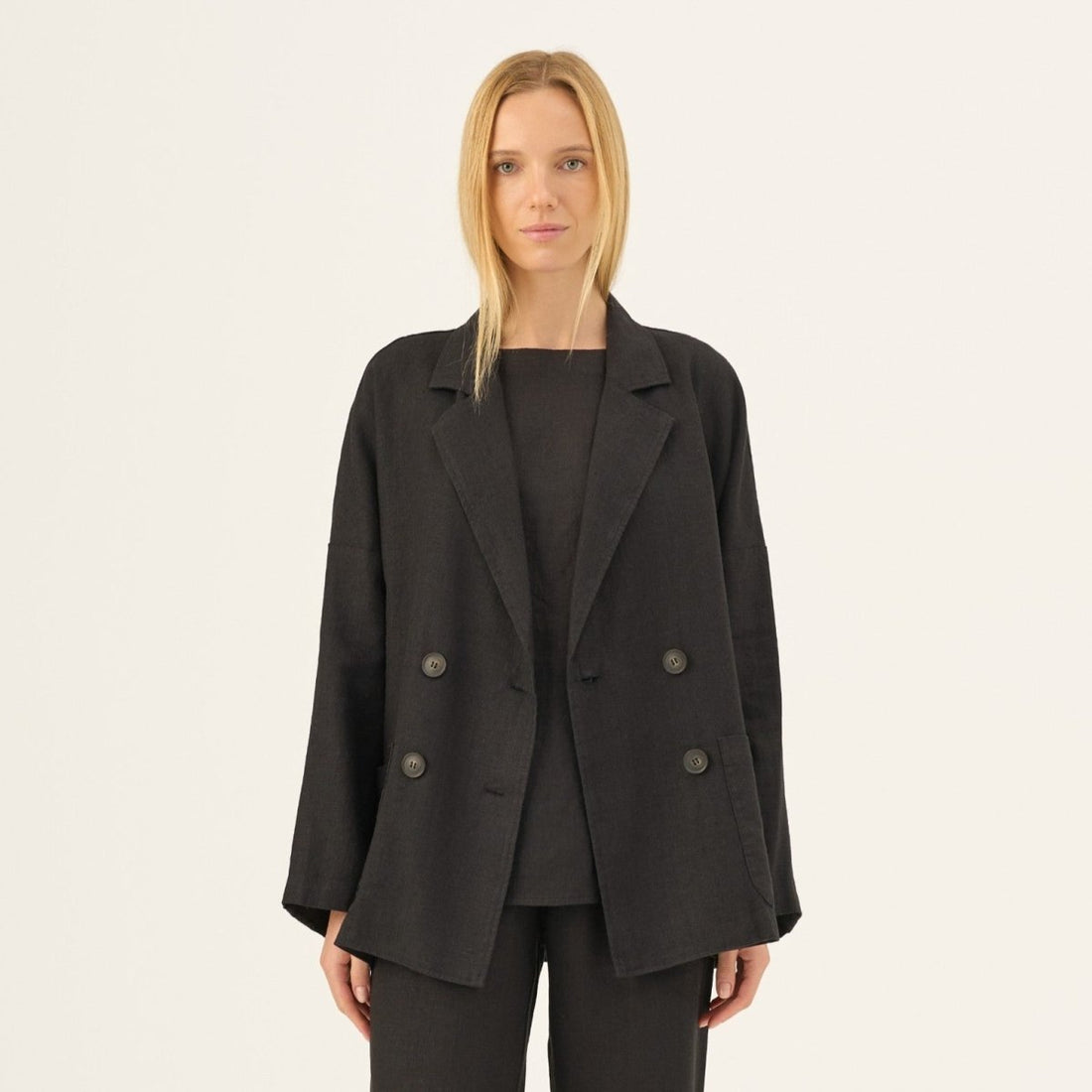 Oversize Damenjacke aus 100 % Leinen in Schwarz - The Baltic Shop