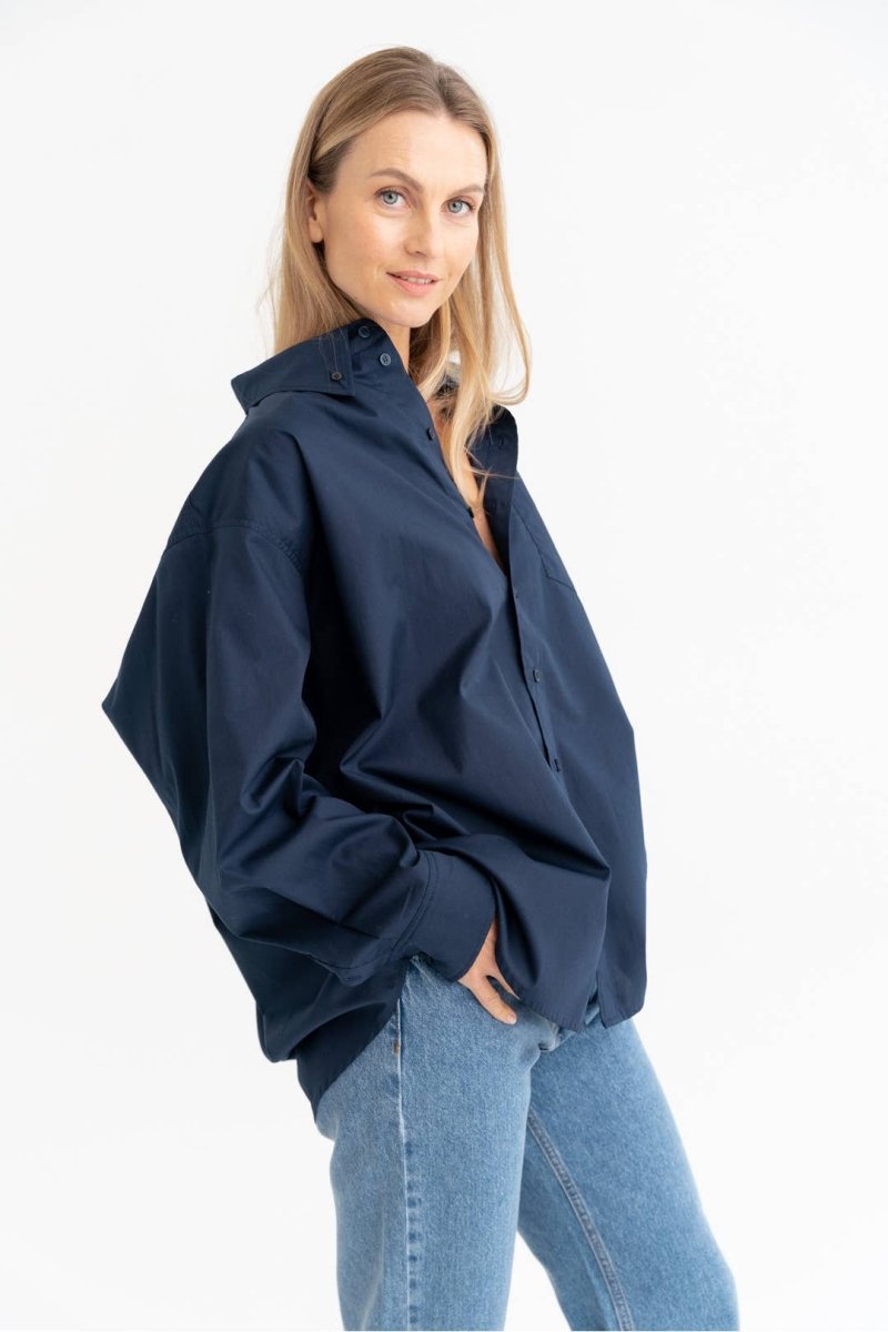 Oversized Hemd aus 100 % Baumwolle – Navy - The Baltic Shop